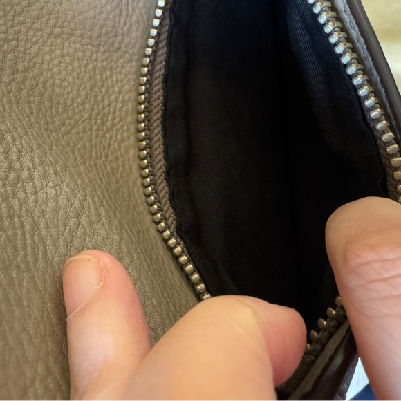 Marc Jacobs Empire City Messenger crossbody bag - Picture 8 of 15